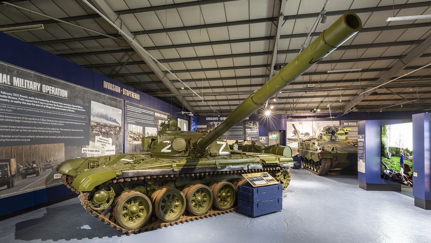 La historia de la guerra moderna: nueva exposición en el Museo de Tanques del Reino Unido El Museo de Tanques de Gran Bretaña inaugura una exposición sobre la guerra ruso-ucraniana